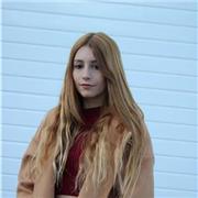 Graduada en Lingüística ofrece clases de lengua (catalán, castellano y francés). También ofrezco ayuda para la selectividad en Cataluña